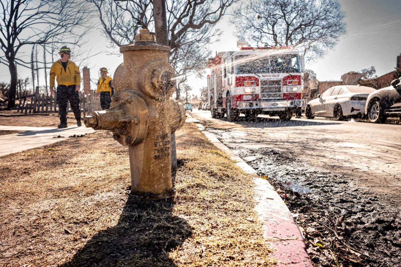 Firefighters make overnight progress battling Palisades and Eaton fires