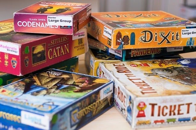 Bay Area board gamers meet at Palo Alto library