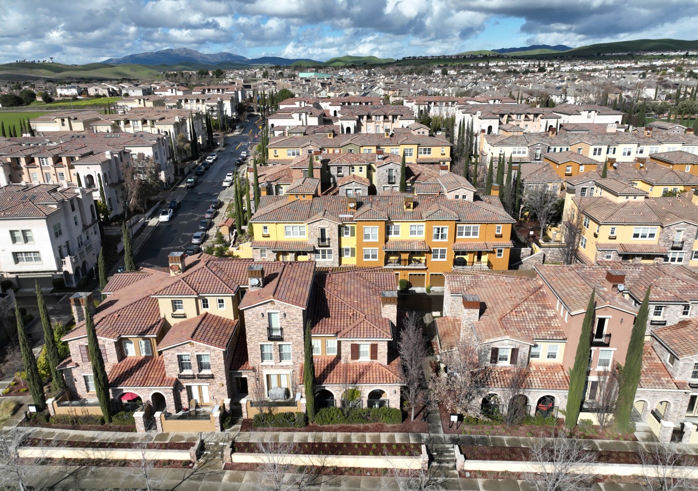 Bay Area home sales bounce back in 2024 from 15-year low