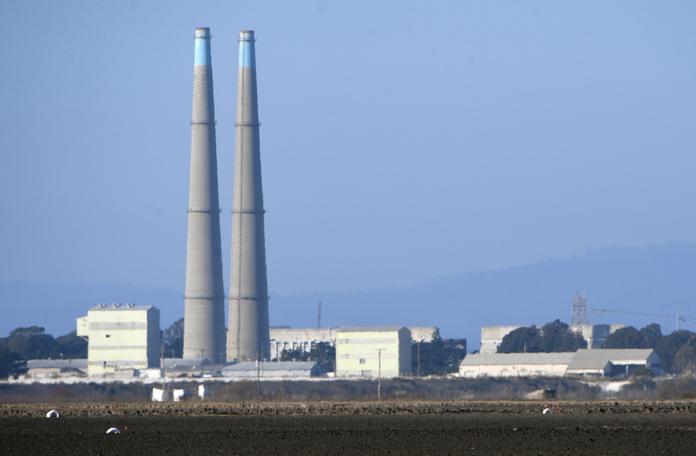 Residents near Moss Landing fire return home after officials lift evacuation order