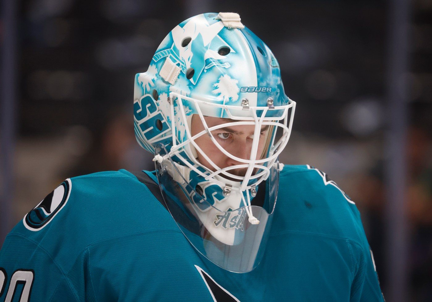 Sharks’ top goalie prospect leaves San Jose Barracuda game with injury