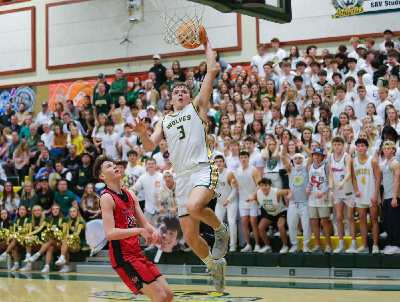 San Ramon Valley honors late coach Hans de Lannoy with emotional victory over Monte Vista