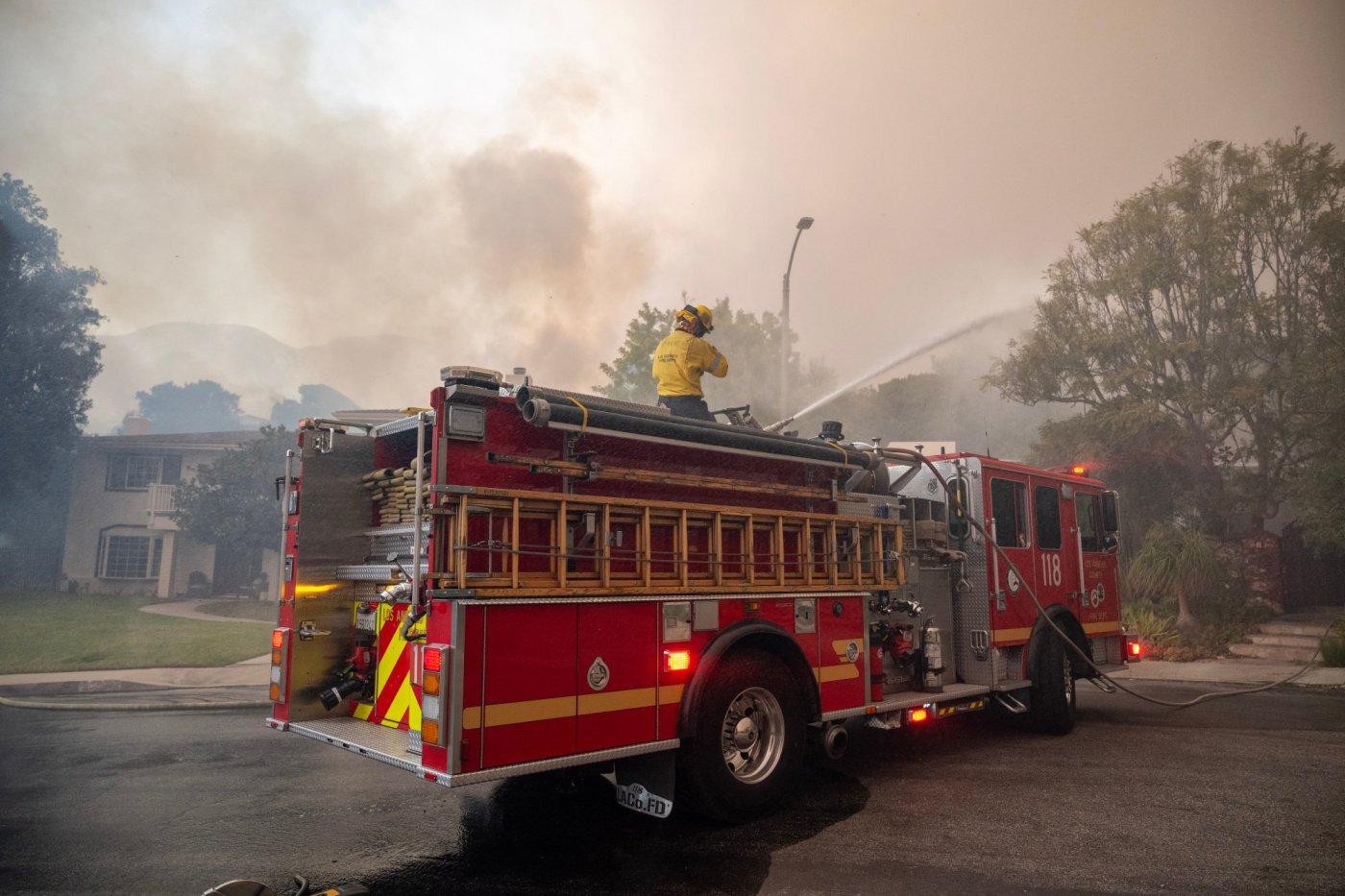 Fire Chief: Super Scoopers, choppers work – but were grounded during fierce California wildfire winds