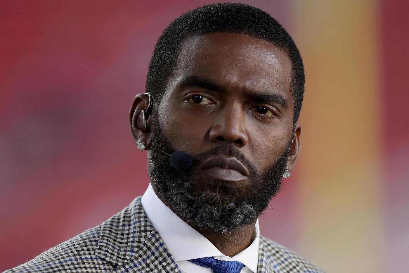 Teary-eyed Randy Moss makes return to ESPN set after cancer treatment