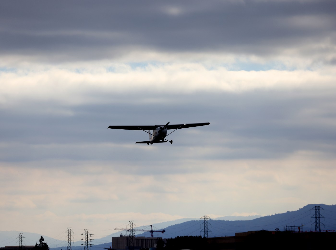 San Carlos Airport control tower will continue to be staffed by Serco