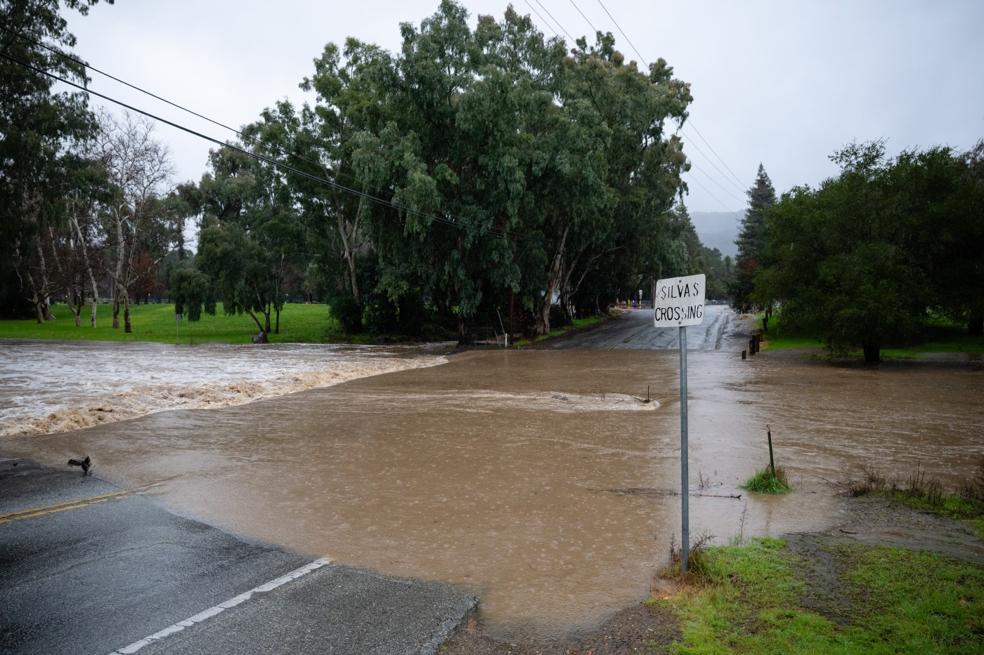 Rainy weather continues in Bay Area on Thursday, bringing floods and snow