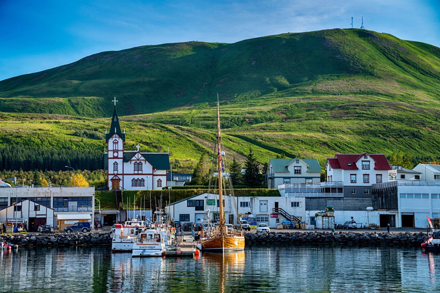 Top 10 destinations for epic whale watching around the world