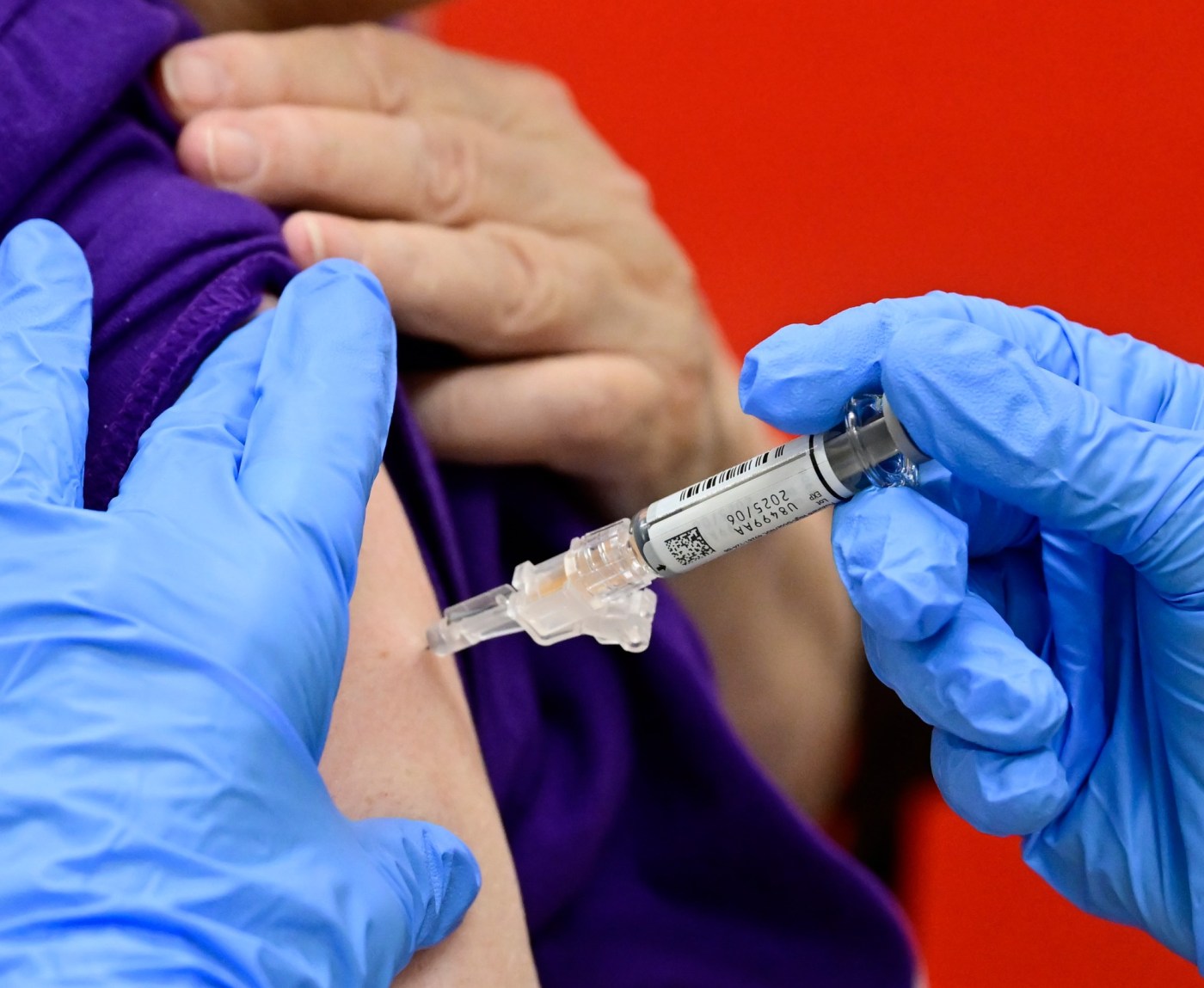 More than 900 Californians, including 15 children, have died from the flu this season