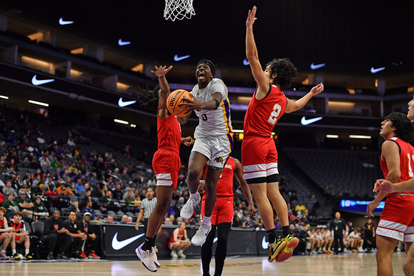 Incredible ending: Oakland Tech boys dominate in crunch time to upset NorCal D-I top seed Inderkum