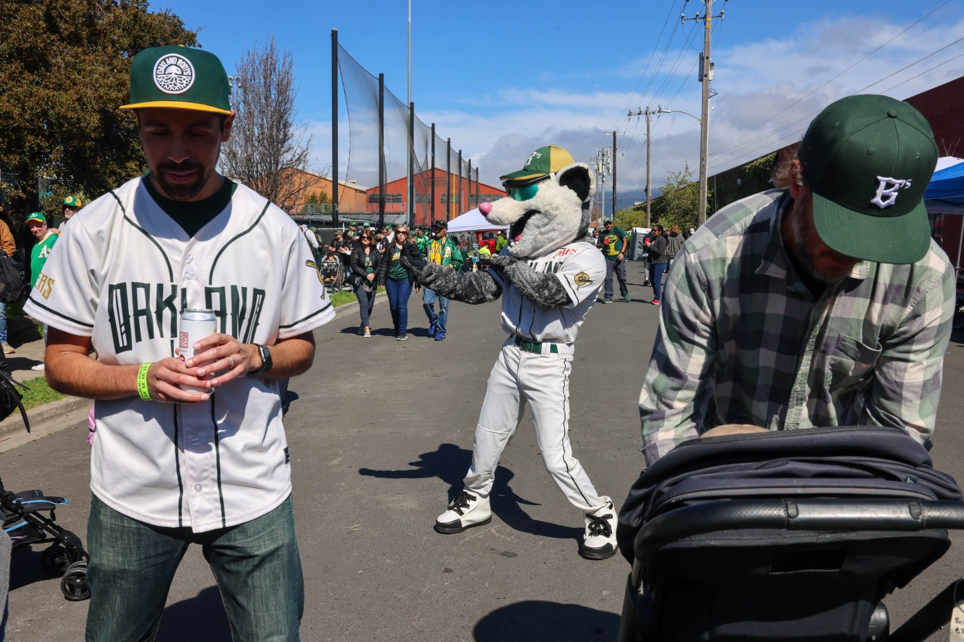 A’s may be gone from Oakland, but sense of community remains at Fans Fest