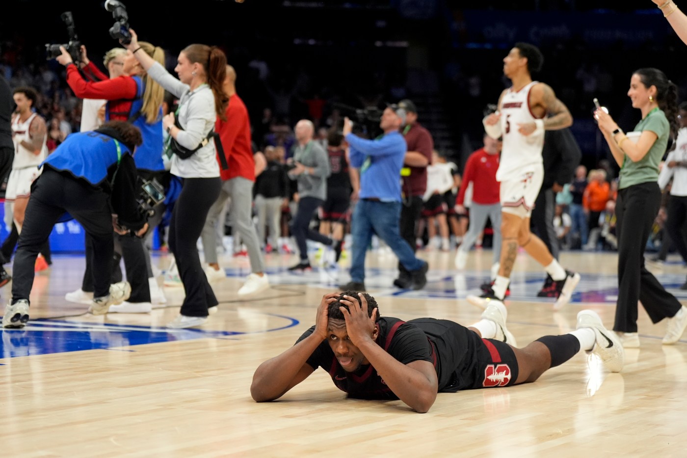 Stanford out of ACC tournament on Louisville buzzer-beater in furious finish