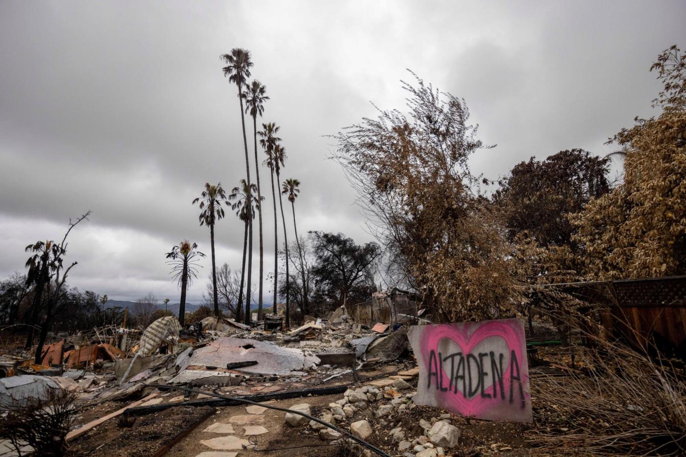 California lawmakers discuss faulty emergency alert systems after Southern California wildfires