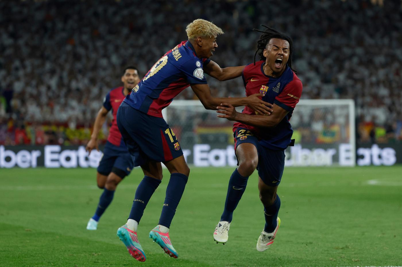 Barcelona and Inter Milan draw 3-3 in thrilling first leg of their Champions League semifinal