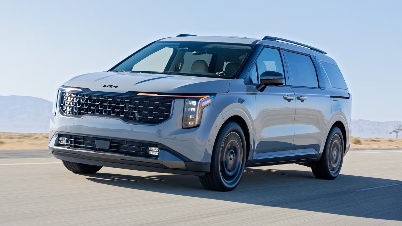 The 2025 Kia Carnival Hybrid SX Prestige Minivan