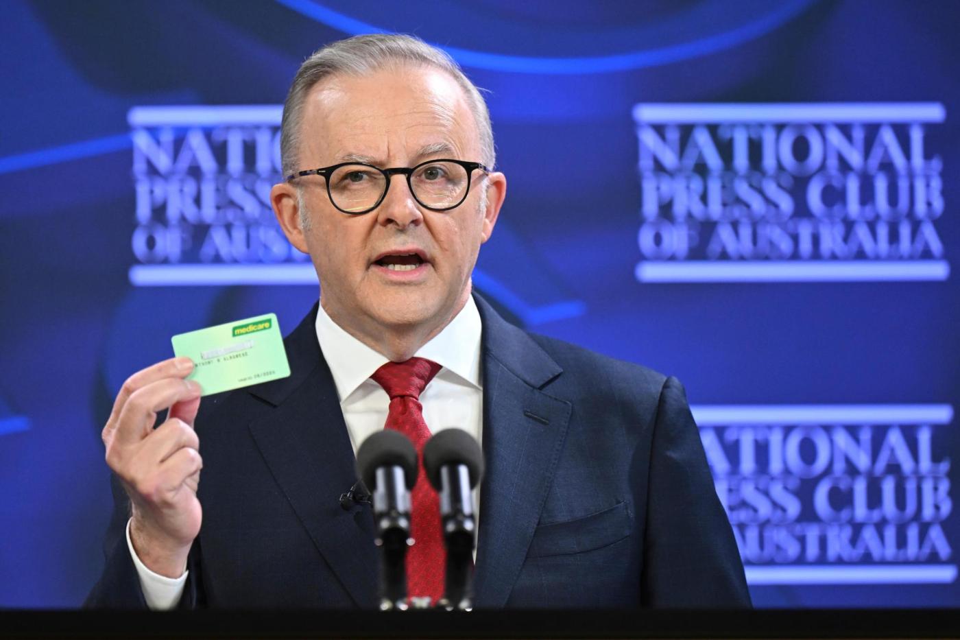 What are the major issues in Australia’s election Saturday?