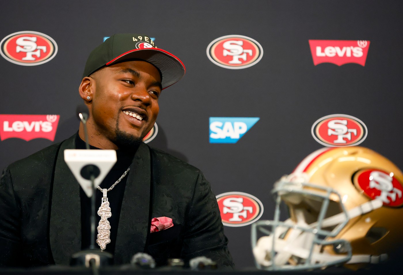 49ers sign first-round pick Williams on four-year deal
