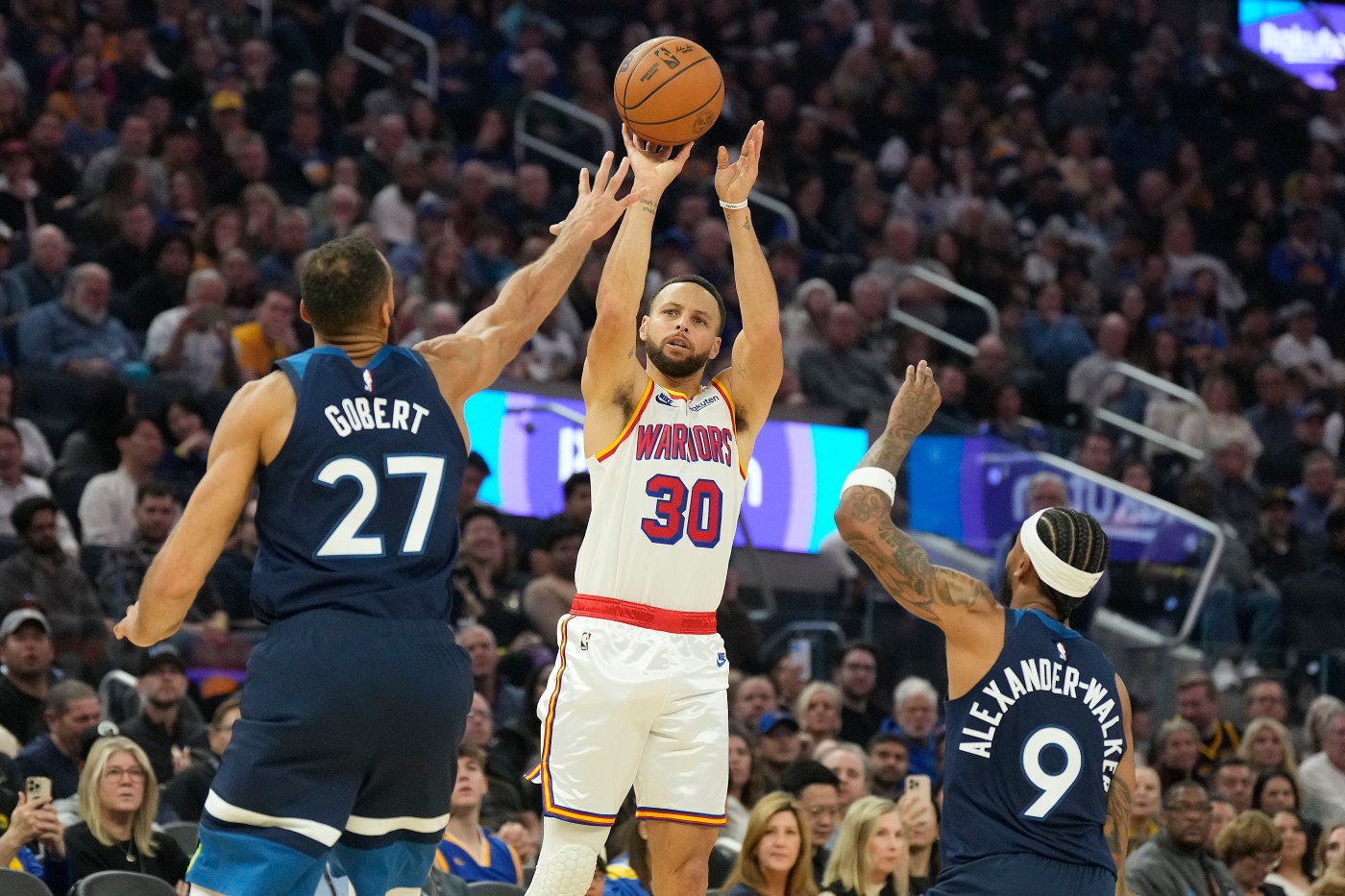 Warriors’ Steph Curry expects ‘bruise-it-out’ series with Timberwolves