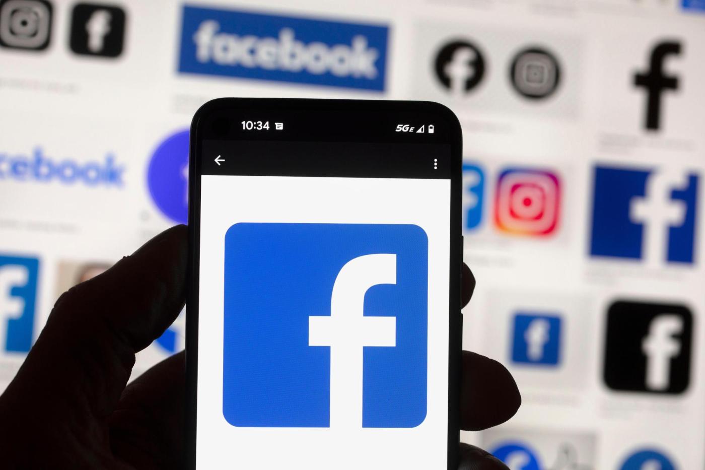 Letters: Parents must not abdicate responsibility to social media