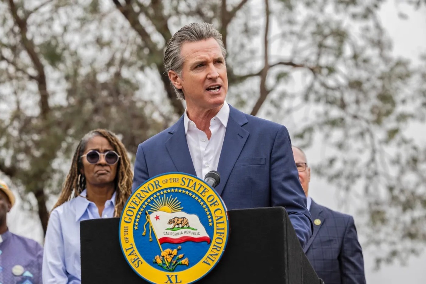 Newsom calls on California cities to effectively ban homeless encampments