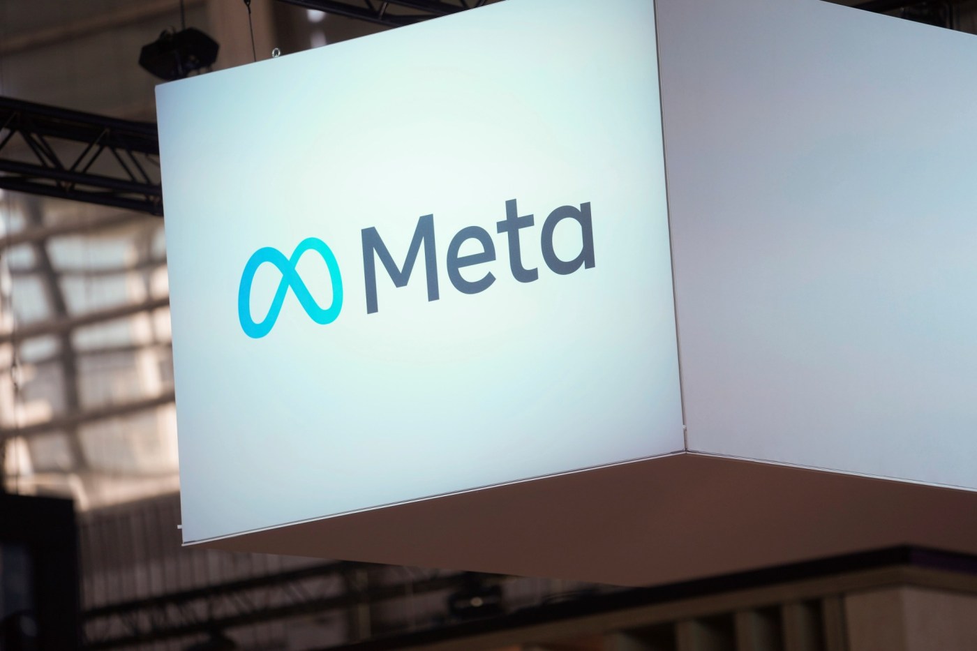 Meta jumps on resilient ad sales, plans to navigate tariffs
