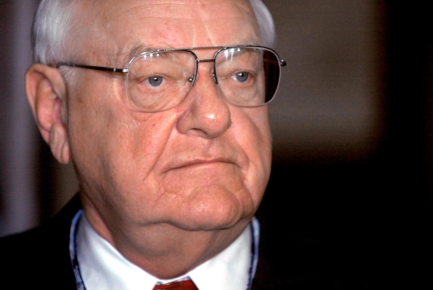 George Ryan dies at 91; former Illinois governor halted executions, but went to prison amid corruption scandal