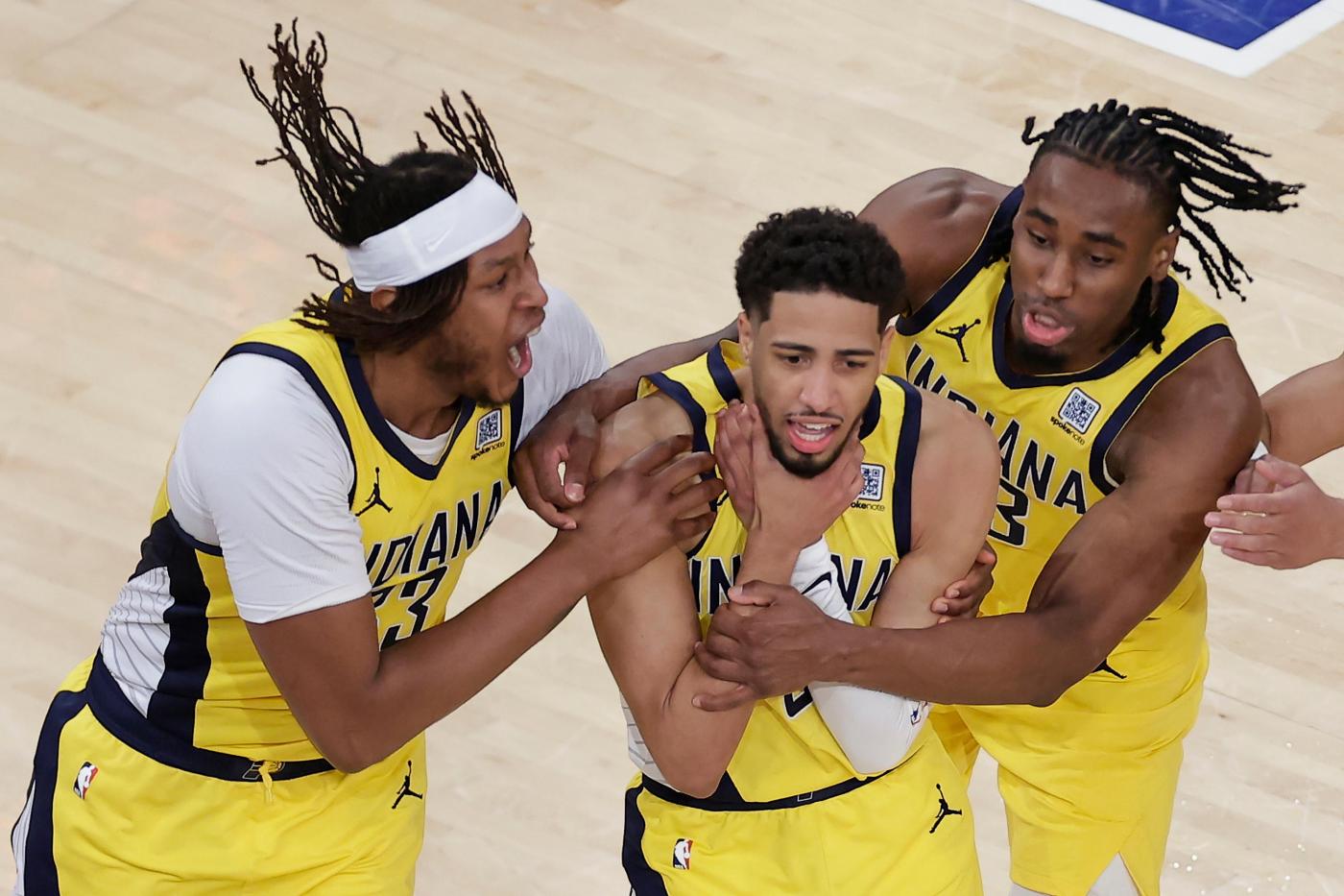 NBA playoffs: Pacers tie it on Haliburton’s jumper at buzzer, then beat Knicks in OT