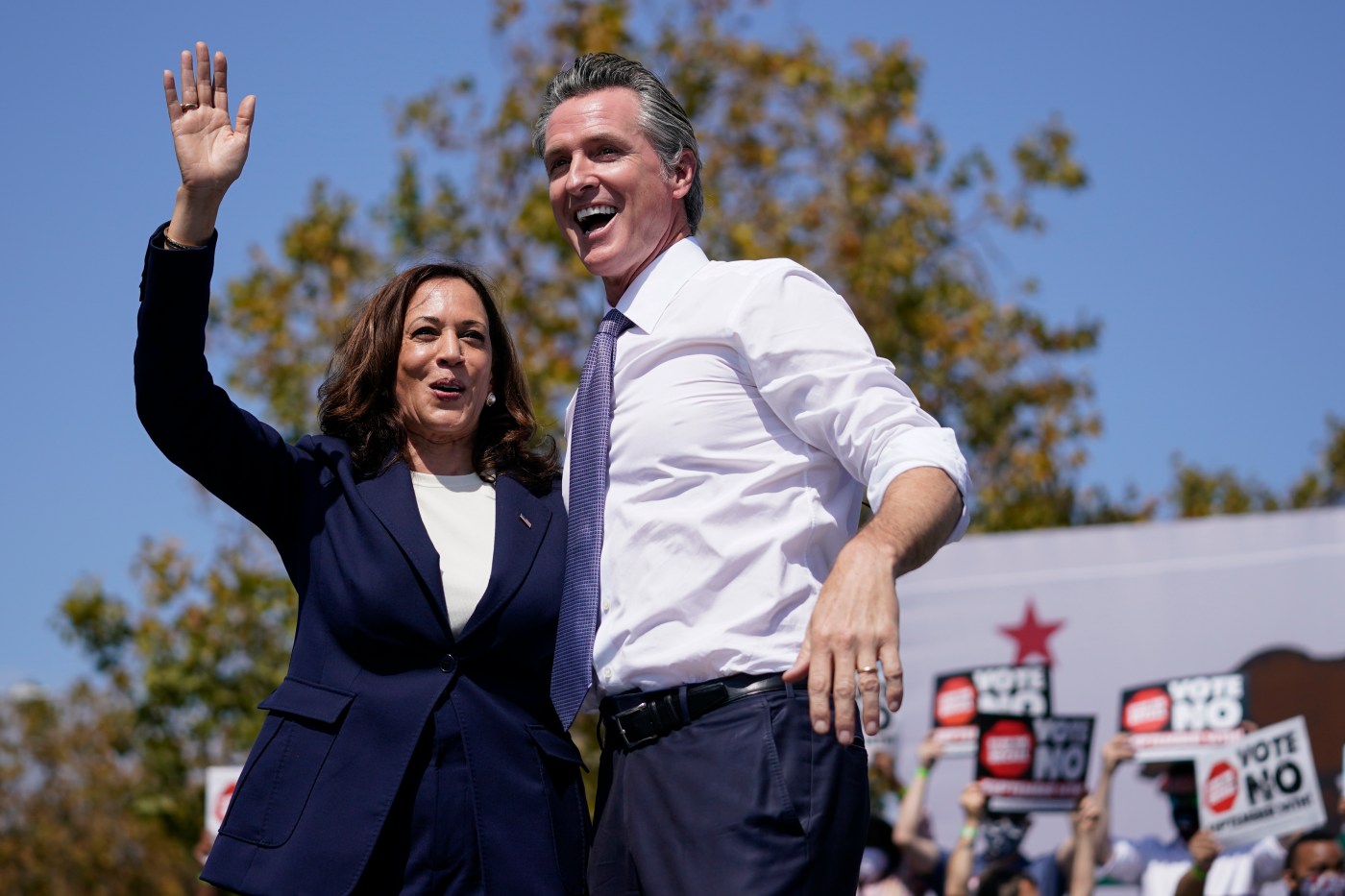 Barabak: The real question isn’t whether Harris will run for governor. It’s why.