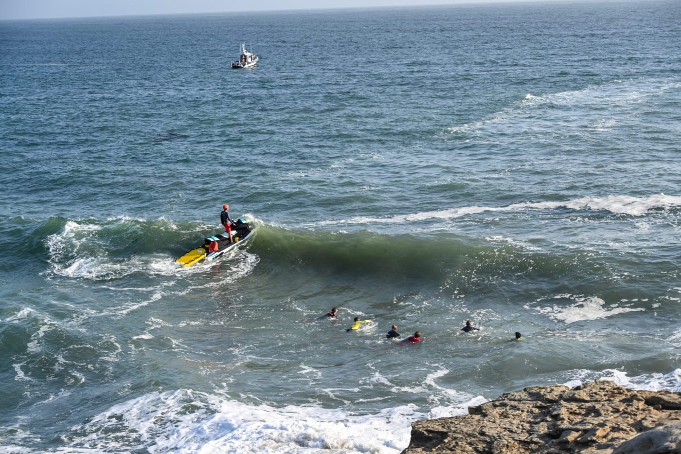 Cliff-jumper still missing after rescue operation near Santa Cruz coast