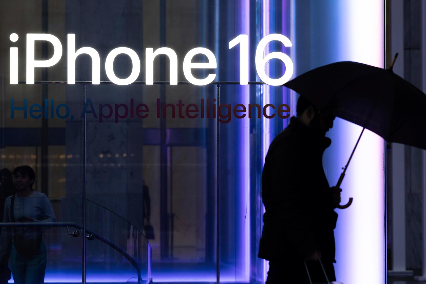 iPhone could triple in price to $3,500 if they’re made in the US, analyst warns