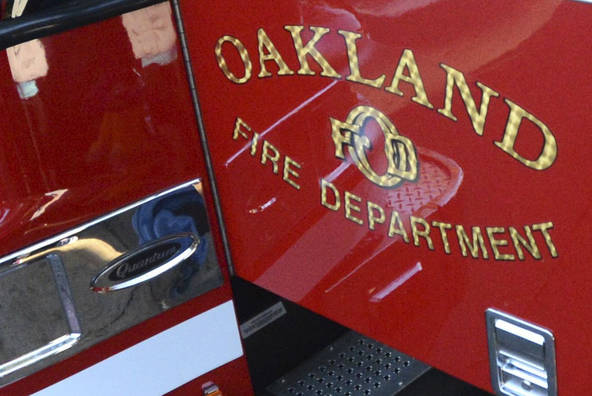 Oakland firefighters rescue resident from burning apartment