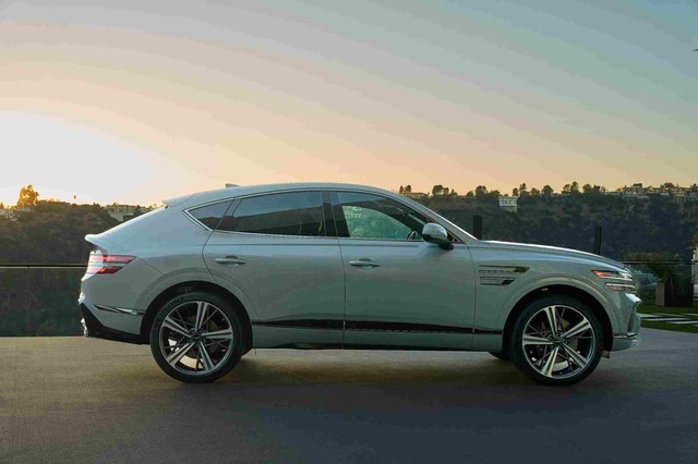2025 Genesis GV80 Coupe has classy debut