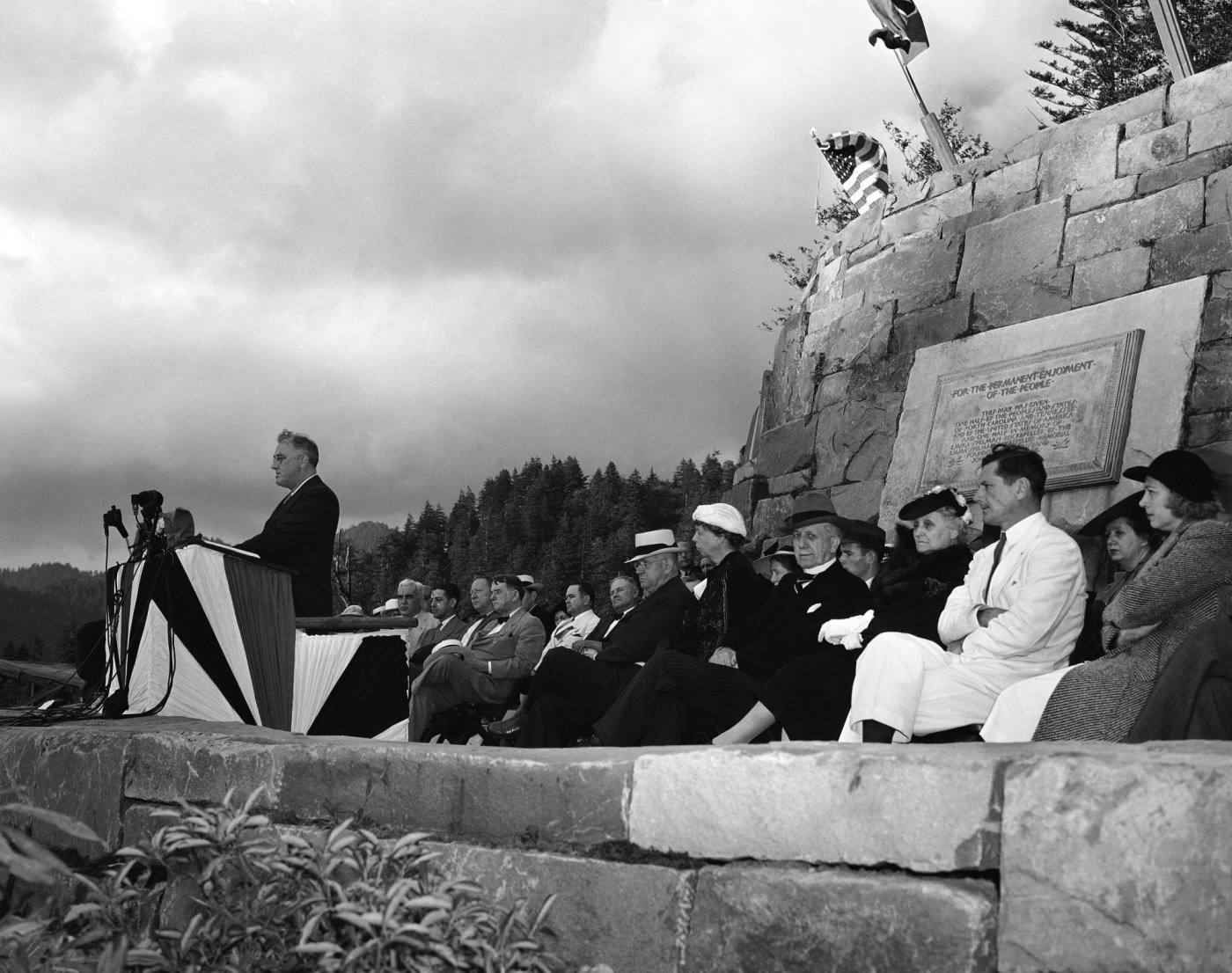 Today In History: June 15, Great Smoky Mountains becomes a national park