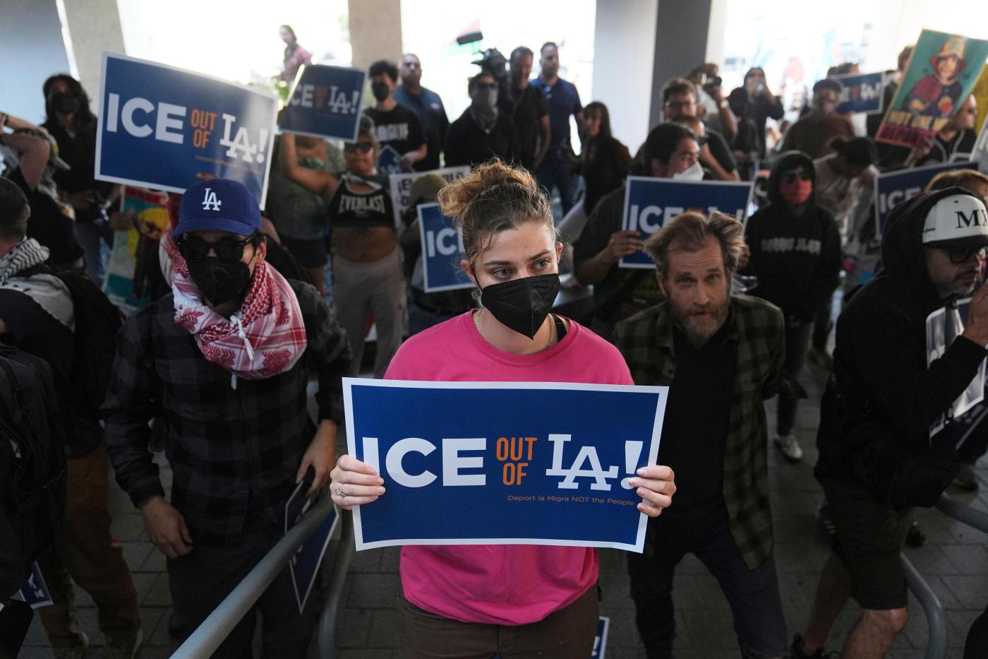 Immigration authorities extend activity in Los Angeles area amid street protests