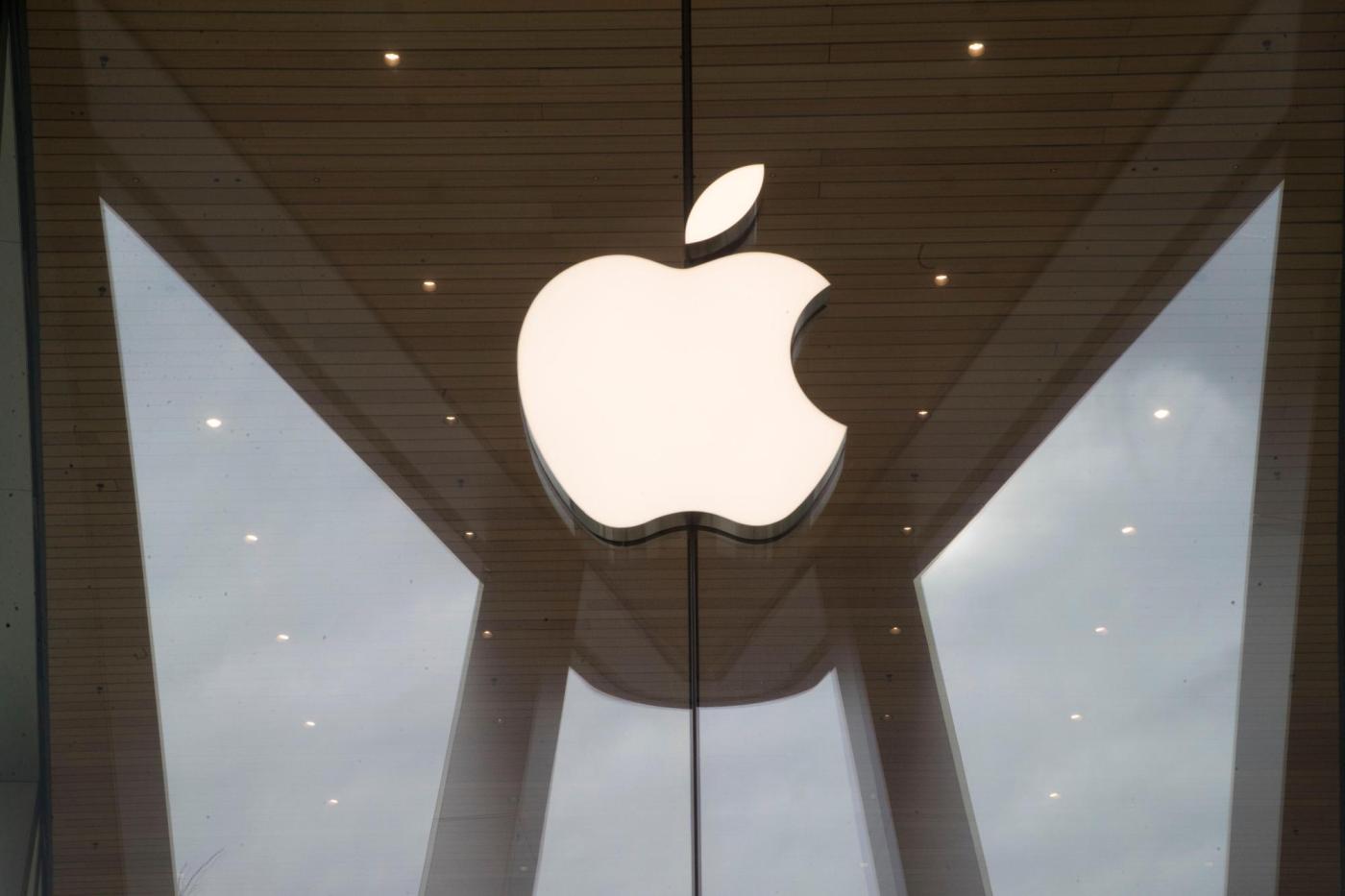 Apple risks fresh EU charge sheet over app store curbs