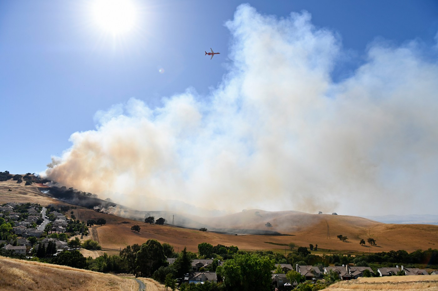 Fire crews fight wildfire near Mount Diablo