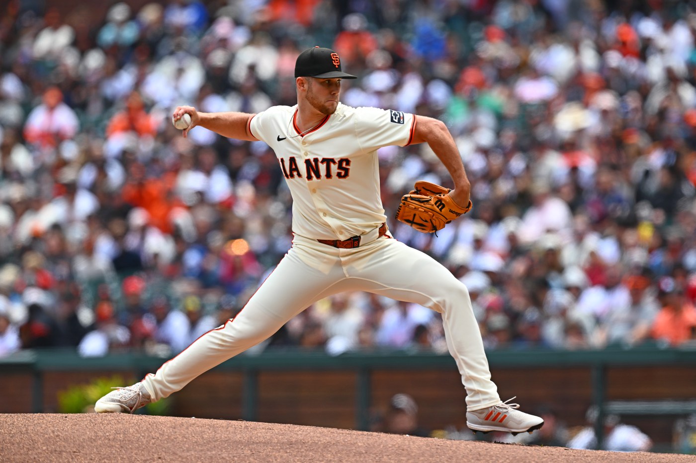 Giants win fifth consecutive one-run game, sweep flailing Braves