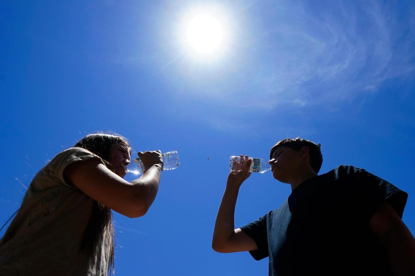 How to stay cool in the heat wave hitting parts of the US — even without air conditioning