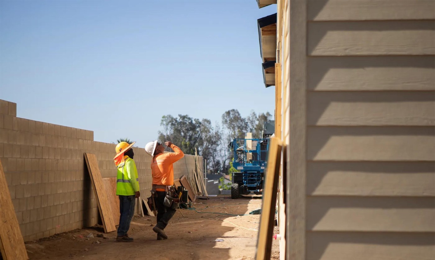 Gov. Newsom, Legislature tangle with construction unions over minimum wage