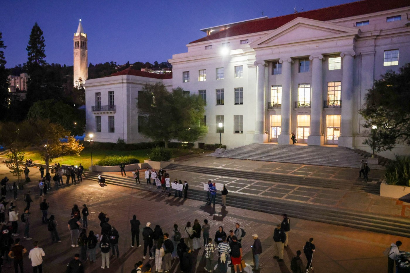 Letters: Colleges’ runaway spending makes tuition unaffordable