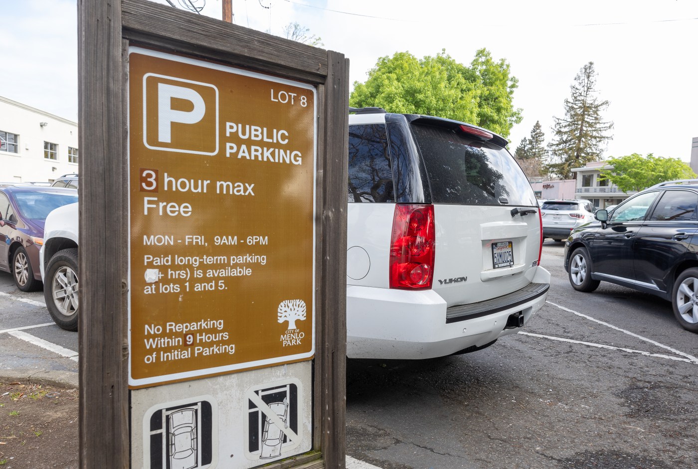 Menlo Park moves forward on turning parking lots into housing
