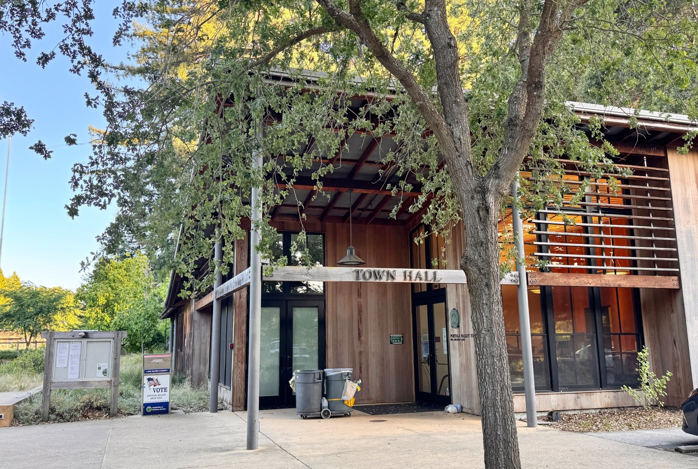 Wealthy Portola Valley scrambles to stop fiscal bleeding