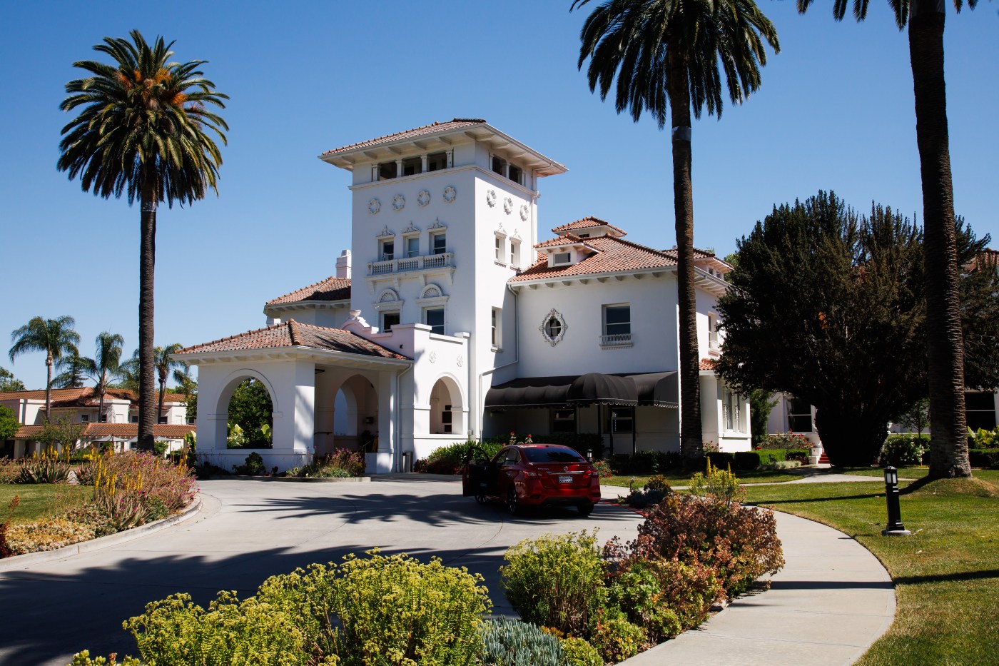 Historic Hayes Mansion in San Jose carves out a hotel niche as it adapts to changing times