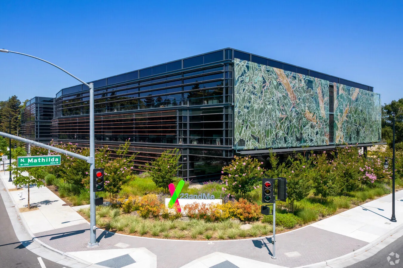 Big South Bay office building is bought, deal shows huge price plunge