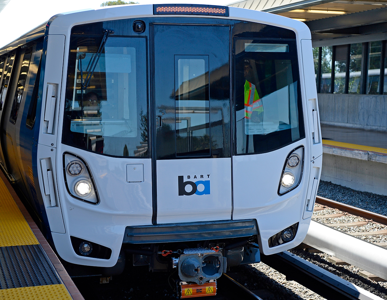Major medical emergency halts BART service between Hayward and San Leandro