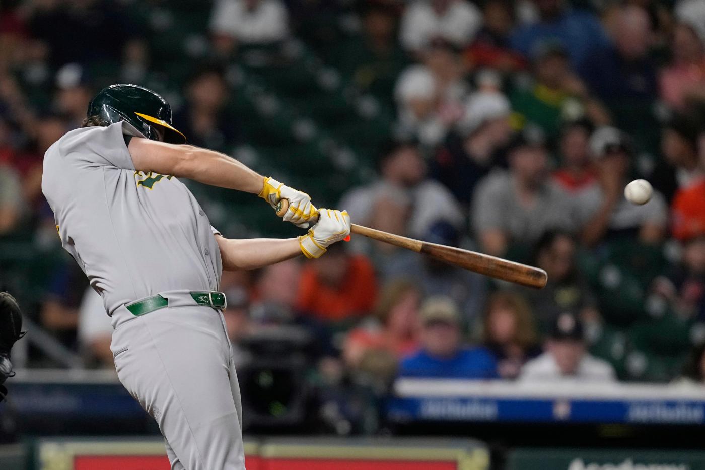 A’s Nick Kurtz becomes first MLB rookie with 4-homer game in 15-3 win over Astros