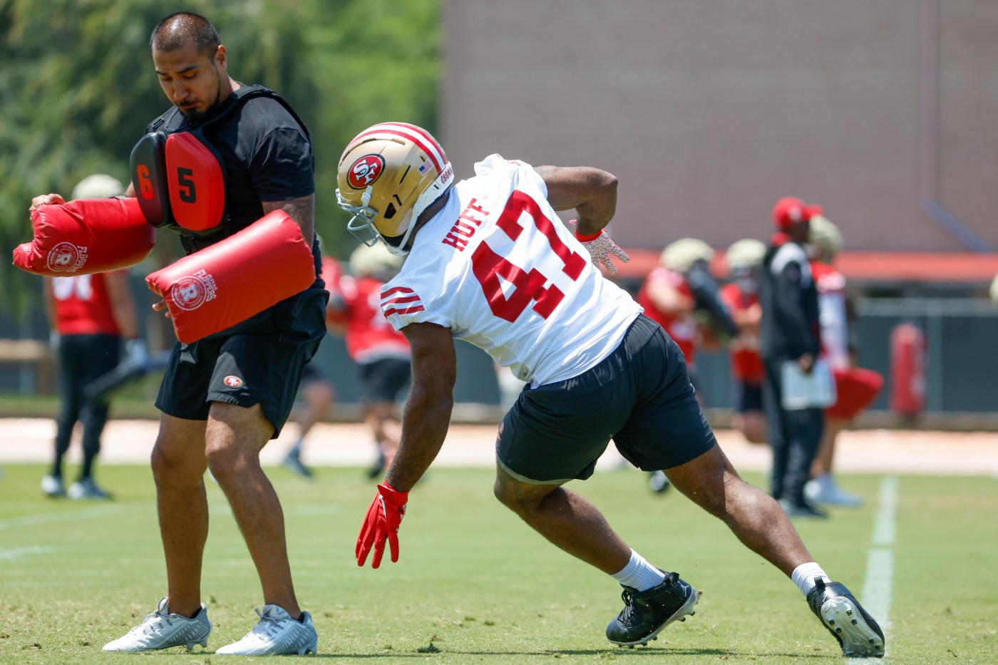 How Bryce Huff and 49ers’ other veteran newcomers are faring 1 week into camp
