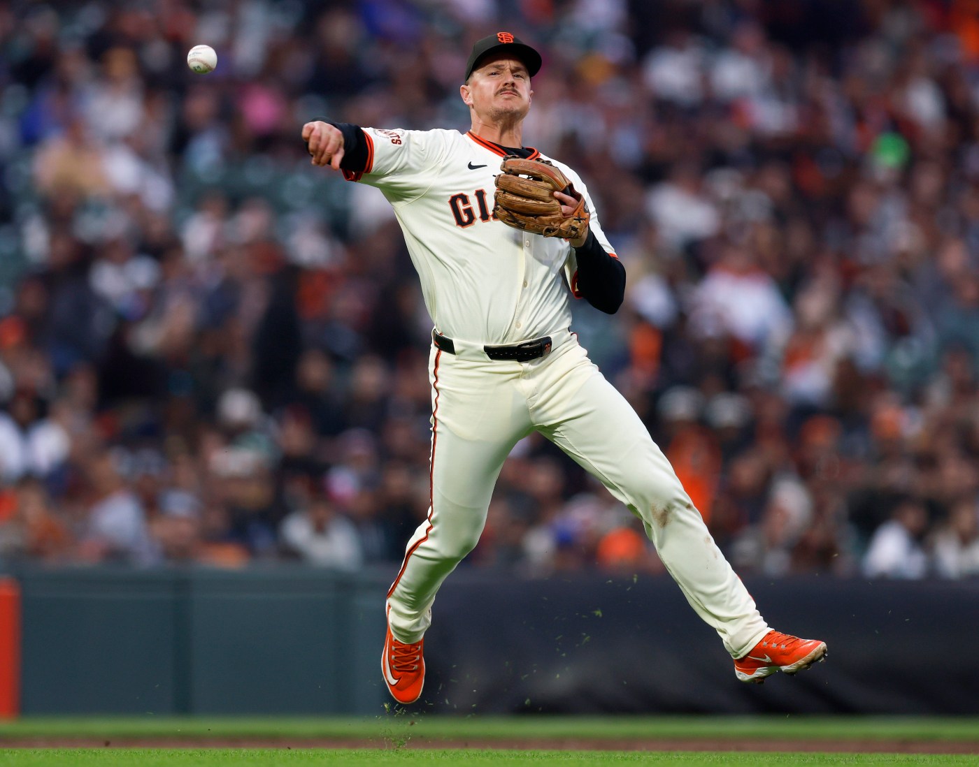 SF Giants’ Chapman activated from injured list, returns to lineup
