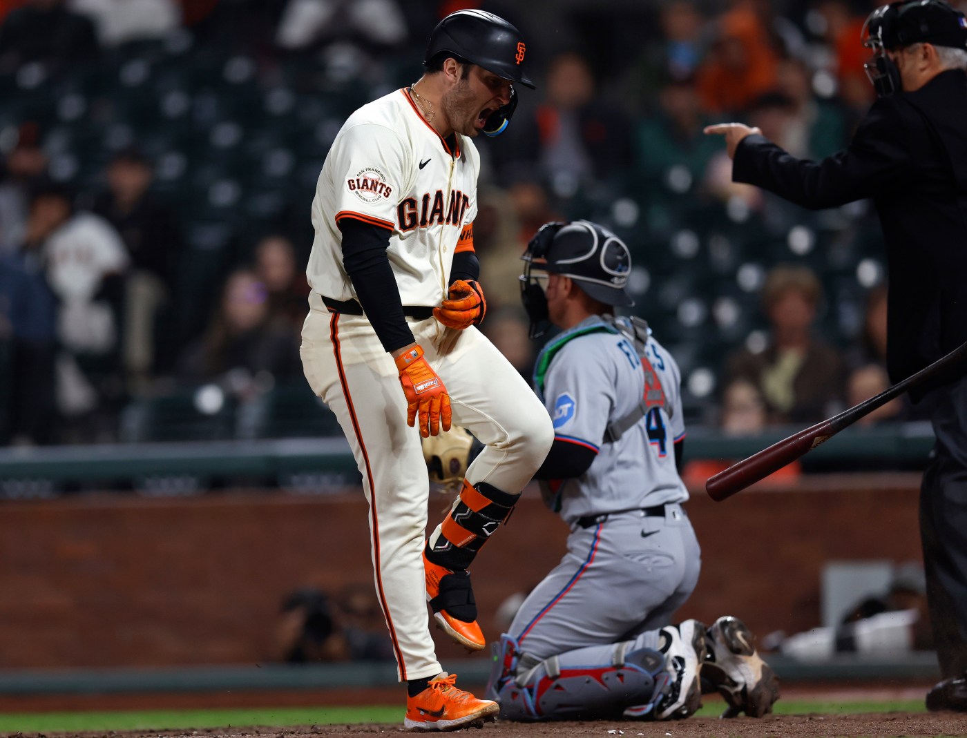 SF Giants place Schmitt on injured list with left hand inflammation