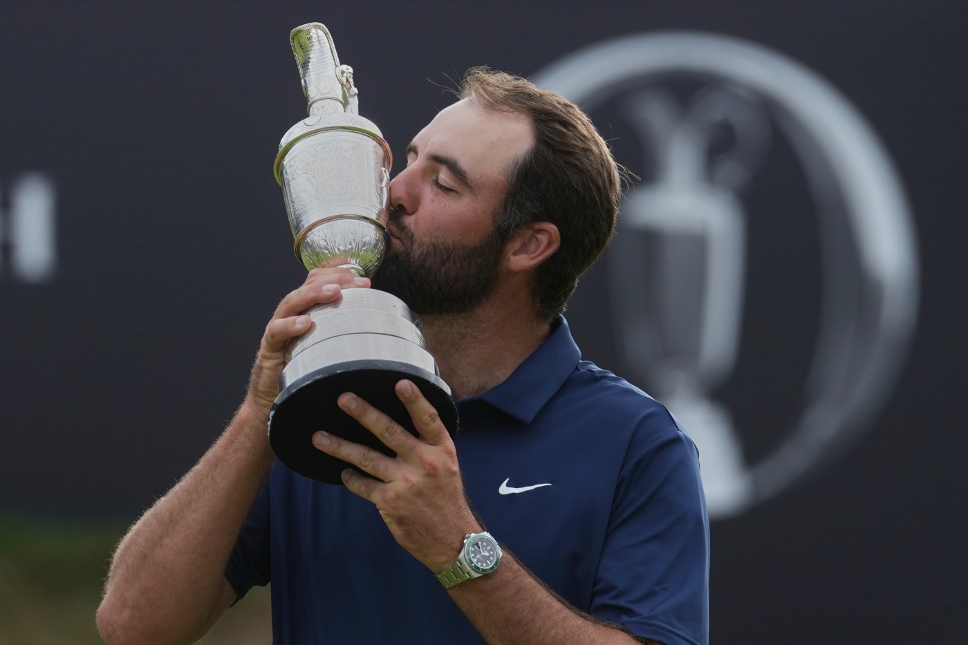 Dominant Scottie Scheffler racks up 2nd major of 2025 with win at British Open