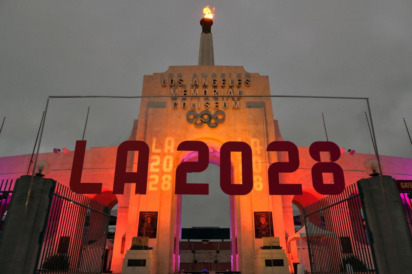 Mathews: With Trump’s threats, Los Angeles should halt 2028 Olympics preparations